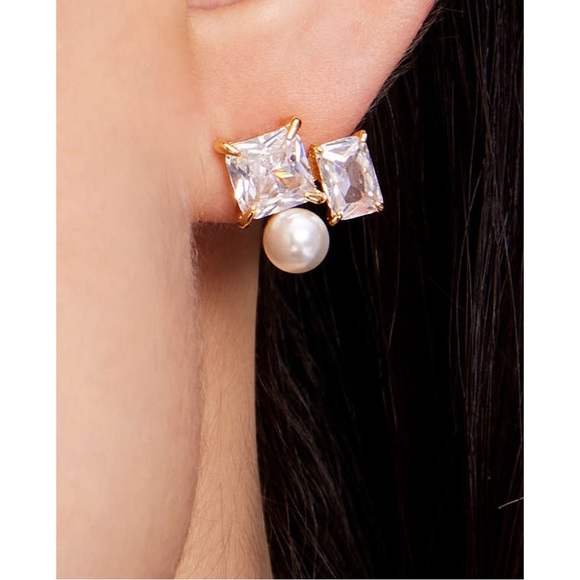 KATE SPADE • Victoria Cluster Stud Gold Pearl Earrings - Picture 5 of 7